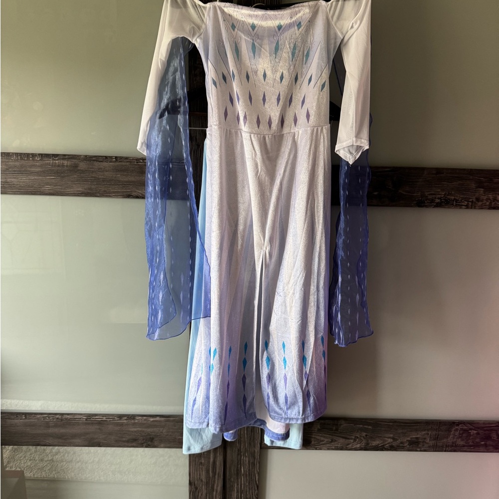Girls Frozen II Elsa The Snow Queen Costume Size: Medium 8-10
